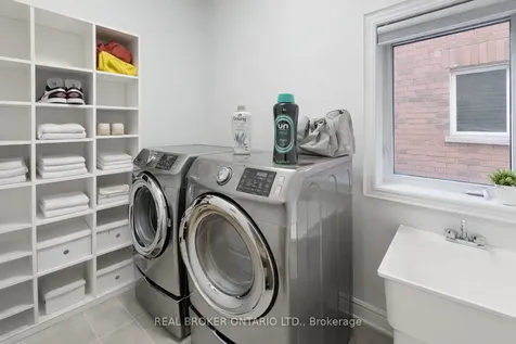 34 Kidd Street Bradford West Gwillimbury ON L3Z 0V5