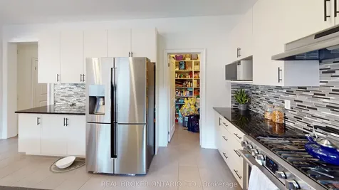 34 Kidd Street Bradford West Gwillimbury ON L3Z 0V5