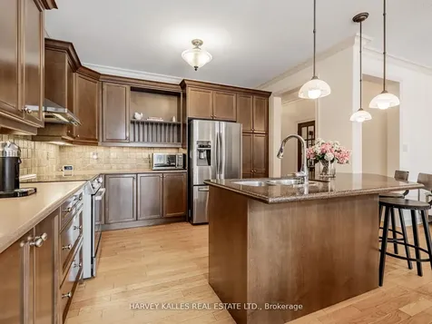 12 Barberry Crescent Richmond Hill ON L4E 4S5