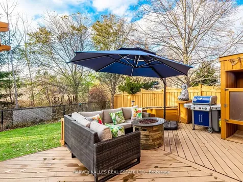 12 Barberry Crescent Richmond Hill ON L4E 4S5