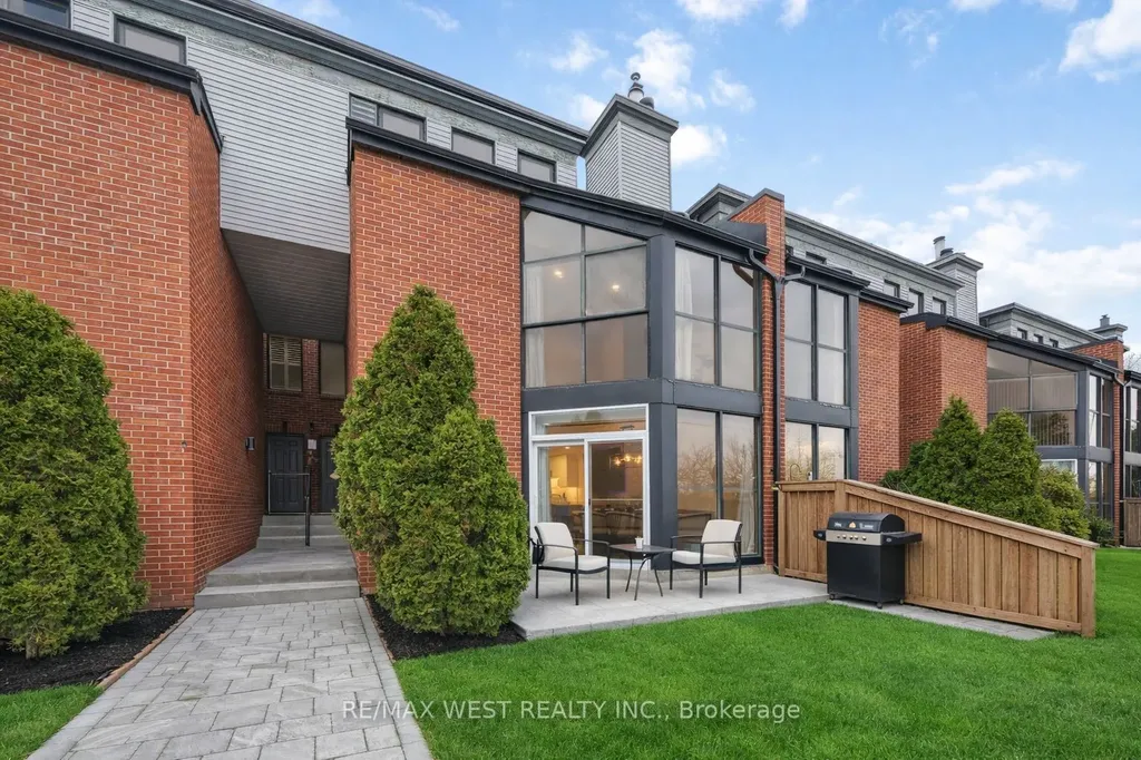 100 Arbors Lane Vaughan ON L4L 7G4