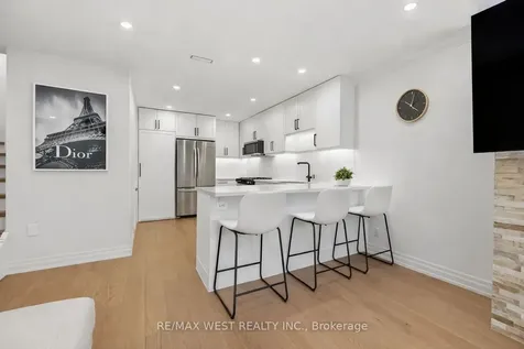 100 Arbors Lane Vaughan ON L4L 7G4