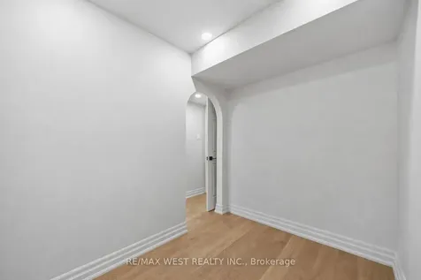 100 Arbors Lane Vaughan ON L4L 7G4
