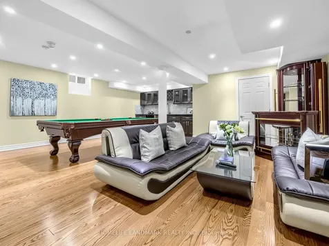 25 Gordon Landon Drive Markham ON L6B 0X9