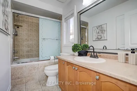 46 Braehead Drive Richmond Hill ON L4E 0B3