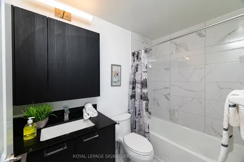 120 Eagle Rock Way Vaughan ON L6A 5C2