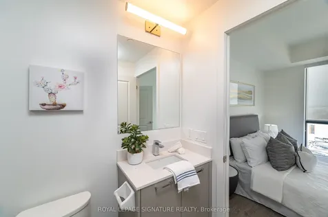120 Eagle Rock Way Vaughan ON L6A 5C2