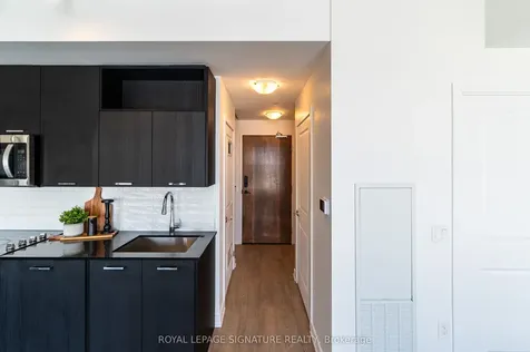 120 Eagle Rock Way Vaughan ON L6A 5C2
