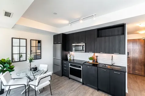 120 Eagle Rock Way Vaughan ON L6A 5C2