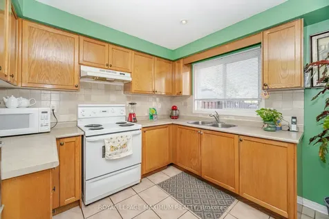 85 Ronan Crescent Vaughan ON L4H 2J6