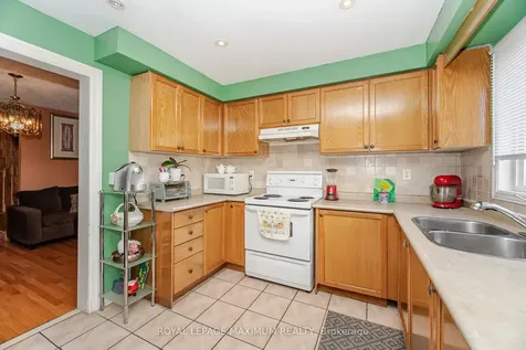 85 Ronan Crescent Vaughan ON L4H 2J6