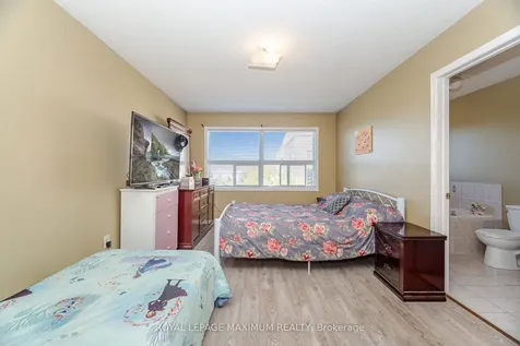 85 Ronan Crescent Vaughan ON L4H 2J6