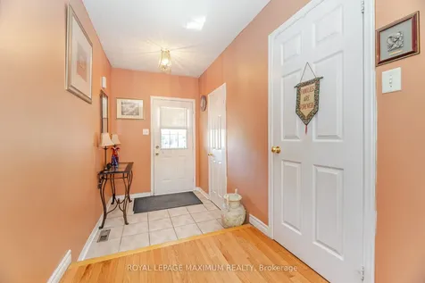 85 Ronan Crescent Vaughan ON L4H 2J6
