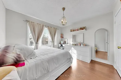 67 Trudeau Drive Vaughan ON L4H 0B7