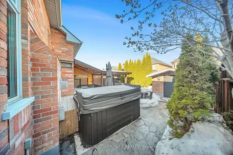 67 Trudeau Drive Vaughan ON L4H 0B7