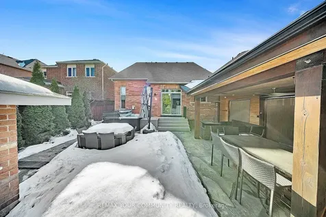 67 Trudeau Drive Vaughan ON L4H 0B7