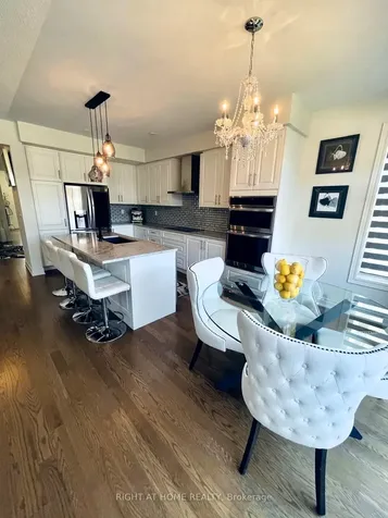 671 Langford Boulevard Bradford West Gwillimbury ON L3Z 4P4