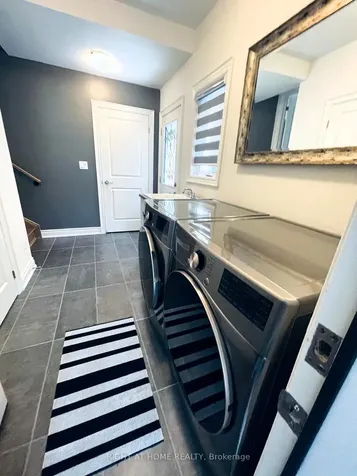 671 Langford Boulevard Bradford West Gwillimbury ON L3Z 4P4