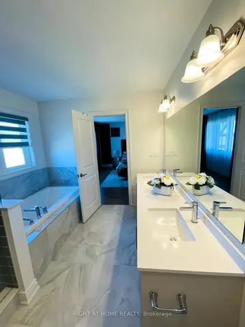 671 Langford Boulevard Bradford West Gwillimbury ON L3Z 4P4