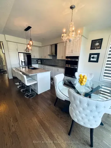 671 Langford Boulevard Bradford West Gwillimbury ON L3Z 4P4