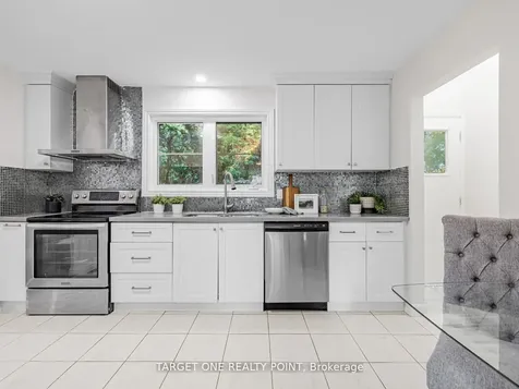 93 Mayvern Crescent Richmond Hill ON L4C 5J6