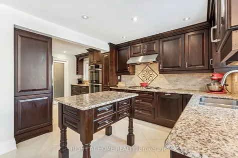 10 Claudia Avenue Vaughan ON L4L 6S1