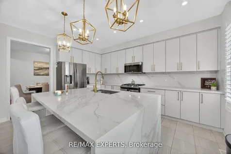 66 Robb Thompson Road East Gwillimbury ON L0G 1M0