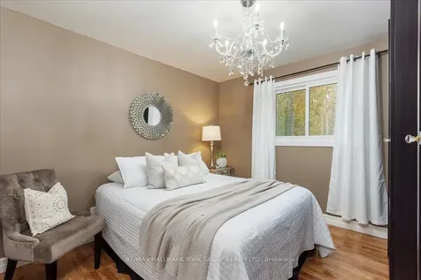 33 Mourning Dove Road Georgina ON L0E 1R0