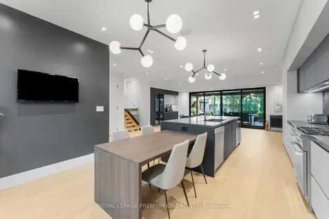 49 Norman Drive King ON L7B 1J2