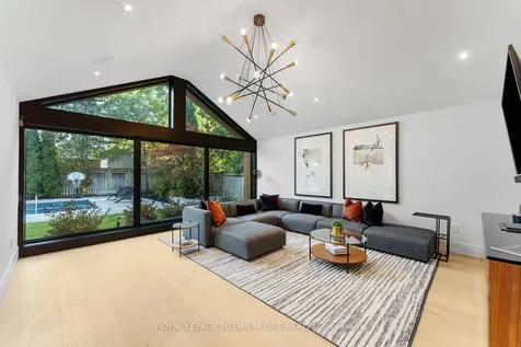 49 Norman Drive King ON L7B 1J2