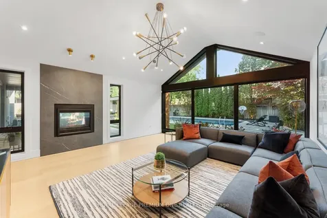 49 Norman Drive King ON L7B 1J2