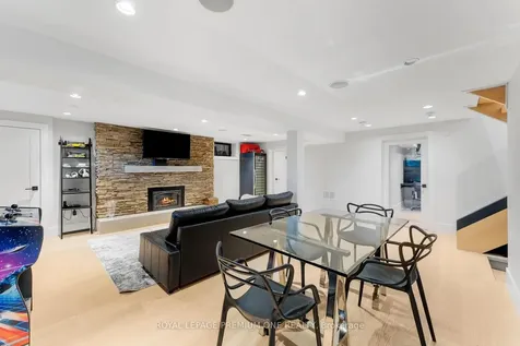 49 Norman Drive King ON L7B 1J2