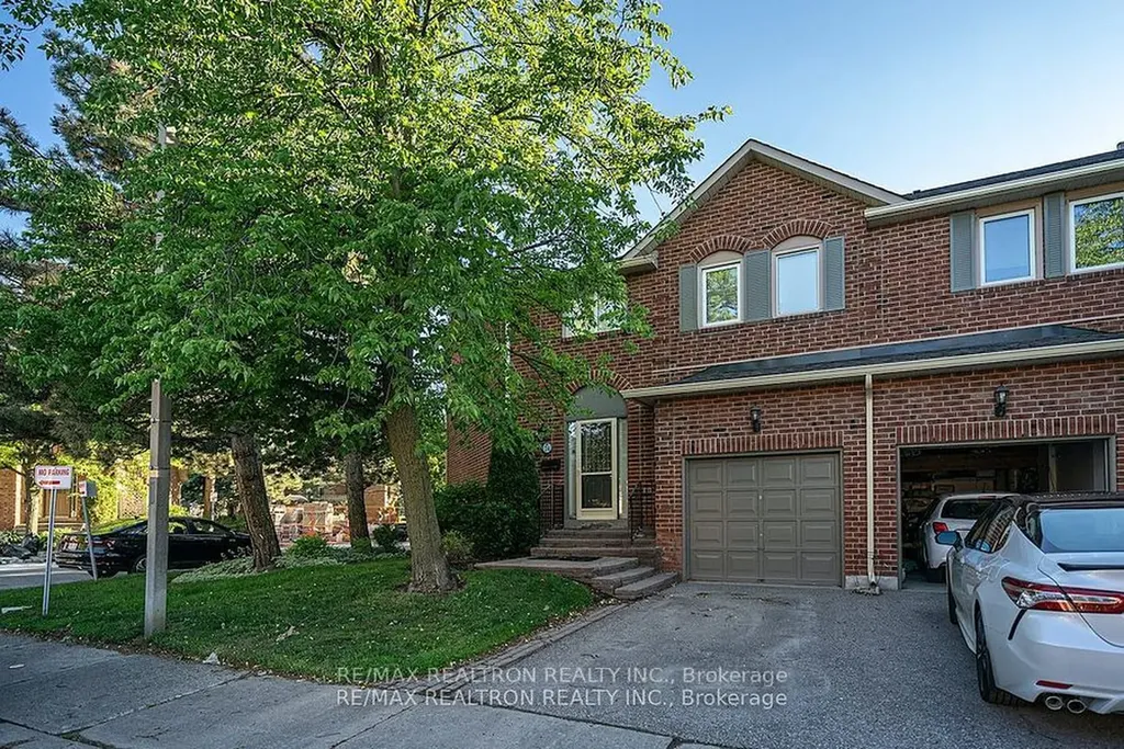 24 Beaumont Place Vaughan ON L4J 4X2