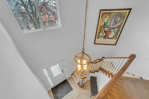 24 Beaumont Place Vaughan ON L4J 4X2