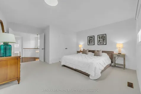 24 Beaumont Place Vaughan ON L4J 4X2