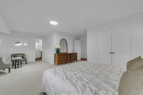 24 Beaumont Place Vaughan ON L4J 4X2