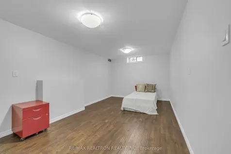 24 Beaumont Place Vaughan ON L4J 4X2