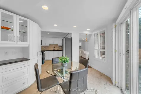 24 Beaumont Place Vaughan ON L4J 4X2