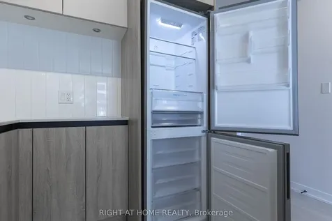 7950 Bathurst Street Vaughan ON L4J 0B8