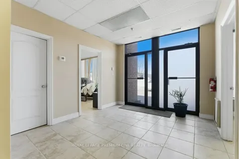 299 Applewood Crescent Vaughan ON L4K 4E7