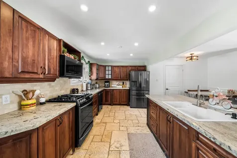 2196 Richard Street Innisfil ON L9S 2C4