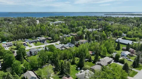 2196 Richard Street Innisfil ON L9S 2C4