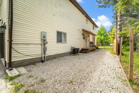 2196 Richard Street Innisfil ON L9S 2C4
