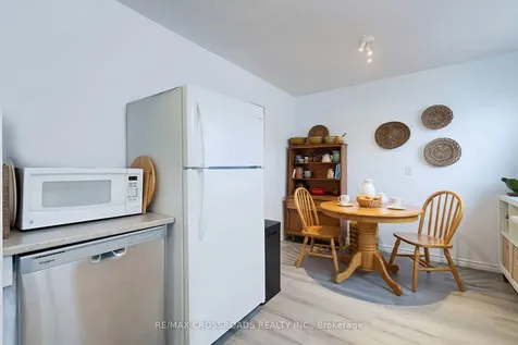 184 Collings Avenue Bradford West Gwillimbury ON L3Z 1N1