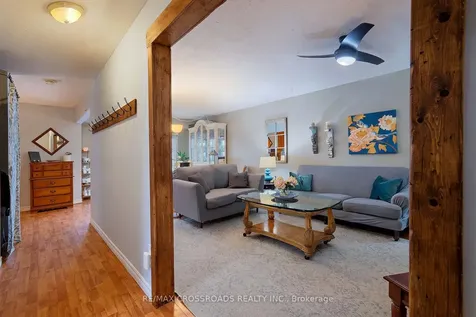 184 Collings Avenue Bradford West Gwillimbury ON L3Z 1N1