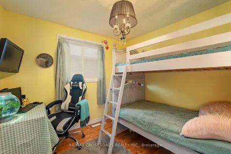 184 Collings Avenue Bradford West Gwillimbury ON L3Z 1N1