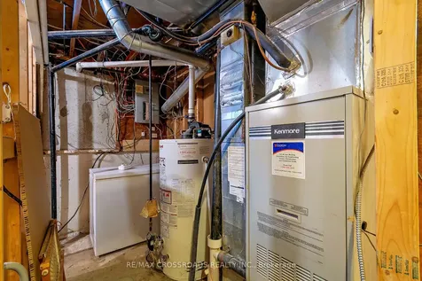 184 Collings Avenue Bradford West Gwillimbury ON L3Z 1N1