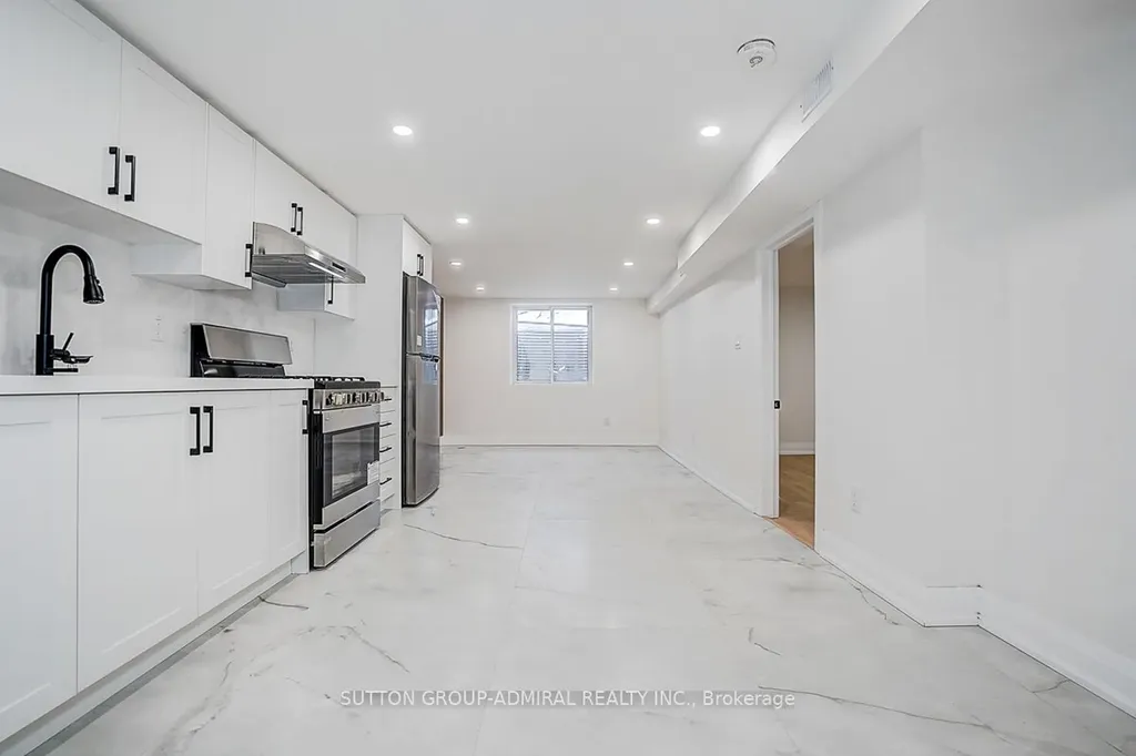 176 Cherrywood Drive Newmarket ON L3Y 2X8