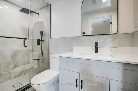 176 Cherrywood Drive Newmarket ON L3Y 2X8