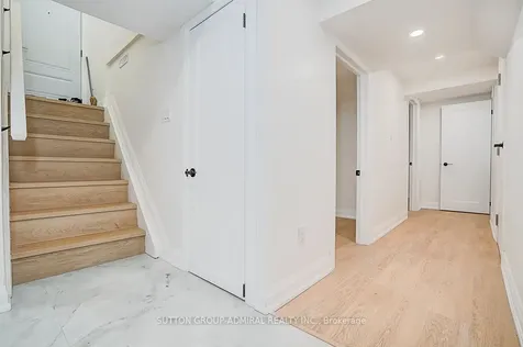 176 Cherrywood Drive Newmarket ON L3Y 2X8